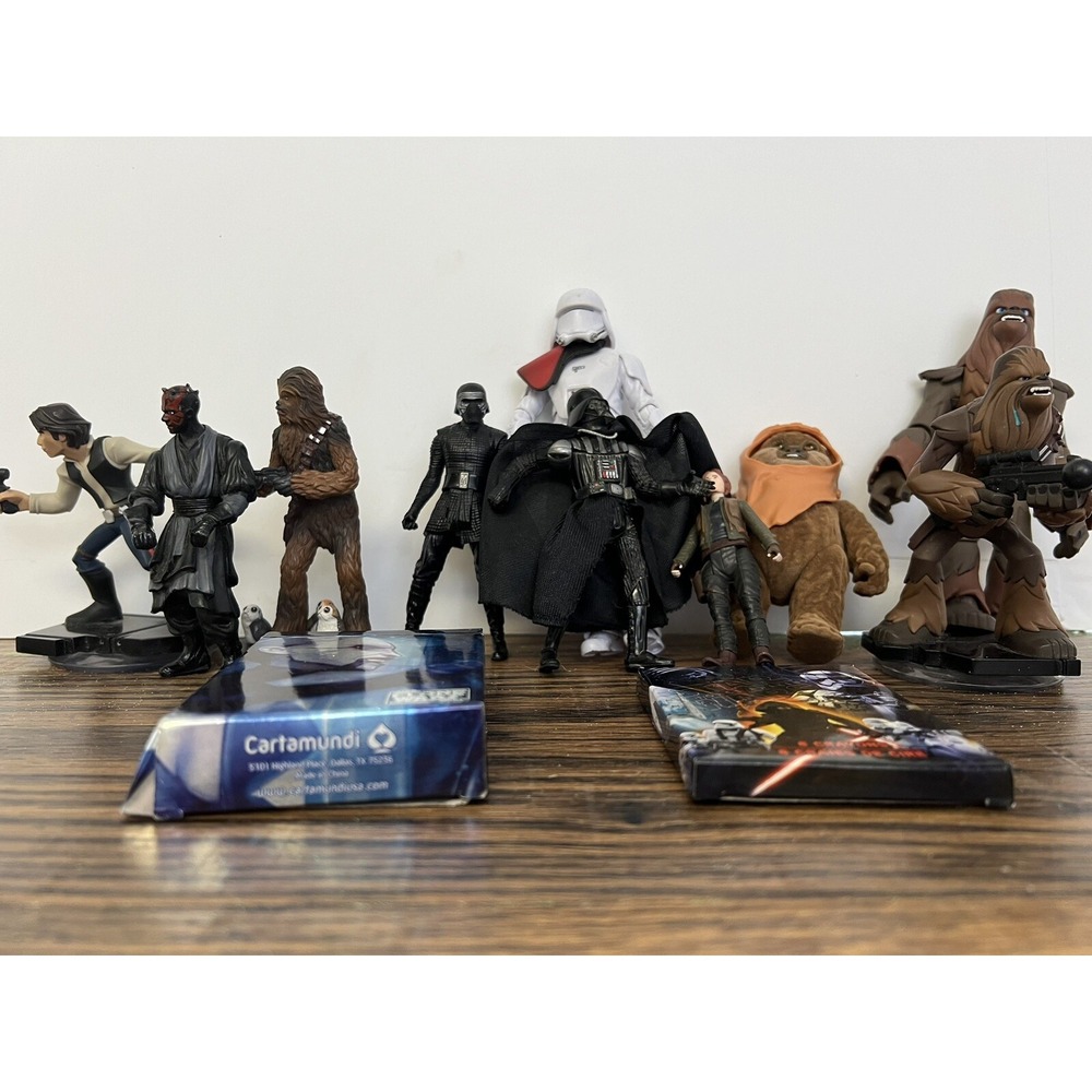 STAR WARS Lot of Ass. Figurines inc Darth Vader, Kylo‎ Ren, First Order Flame